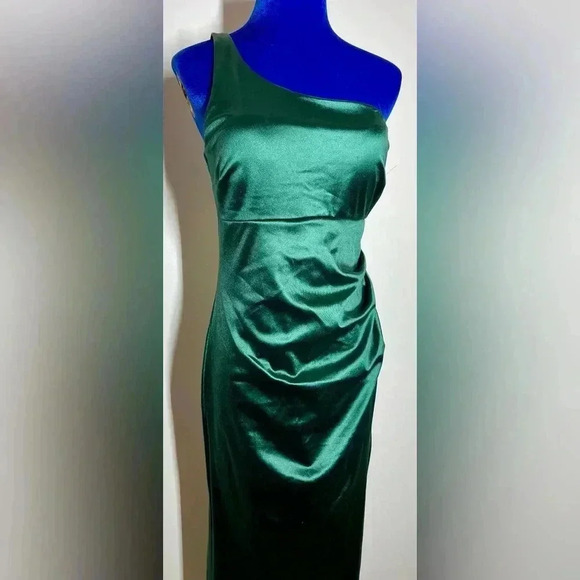 Emerald Sundae | Evening / Formal Gown | Hunter Green | Size Small 4-6 - Picture 1 of 7